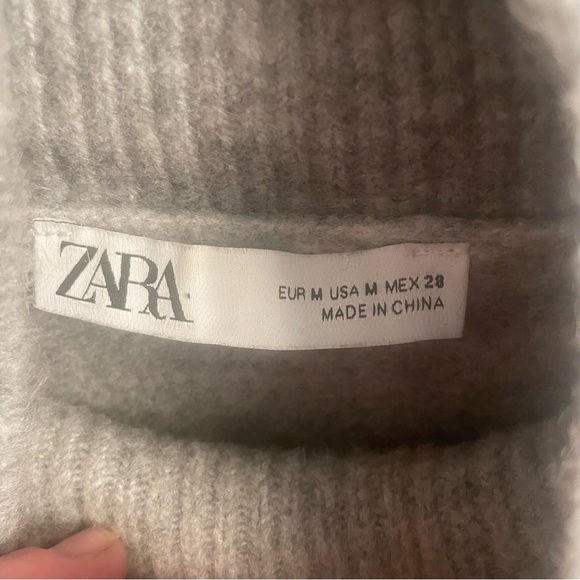 Zara • Women’s Short Sleeve Fuzzy Sweater • - Picture 2 of 2